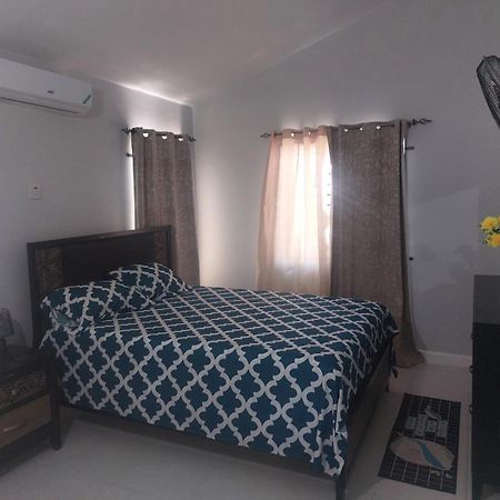 New 2Bdr Topical Getaway In Gated Community Bed & Breakfast Old Harbour Ngoại thất bức ảnh