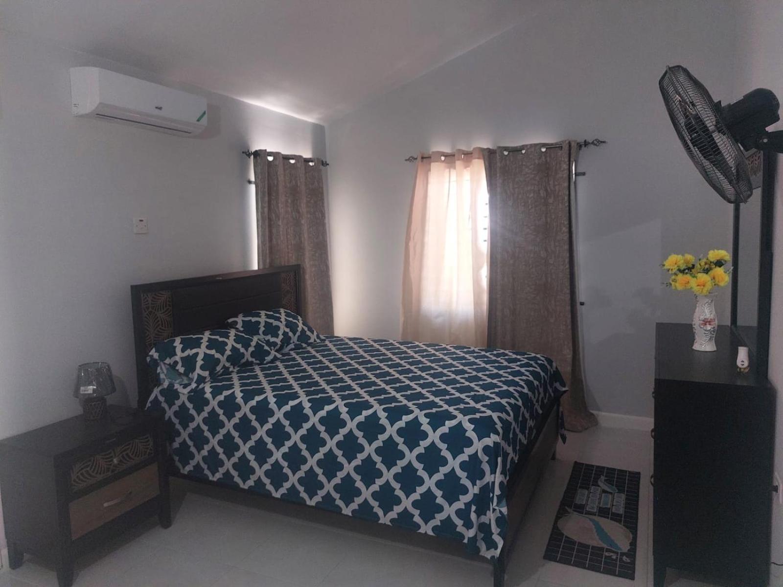 New 2Bdr Topical Getaway In Gated Community Bed & Breakfast Old Harbour Ngoại thất bức ảnh